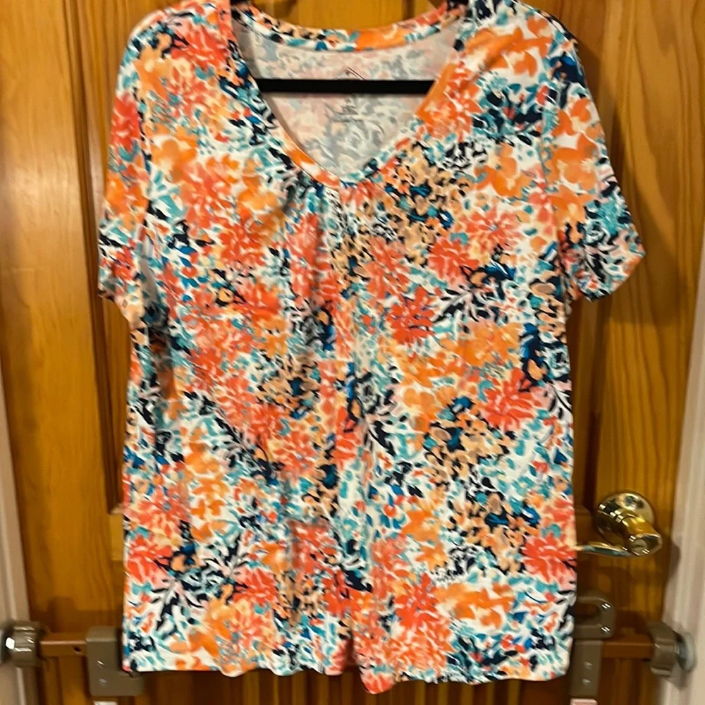 Floral Vneck Tshirt - Picture 1 of 2